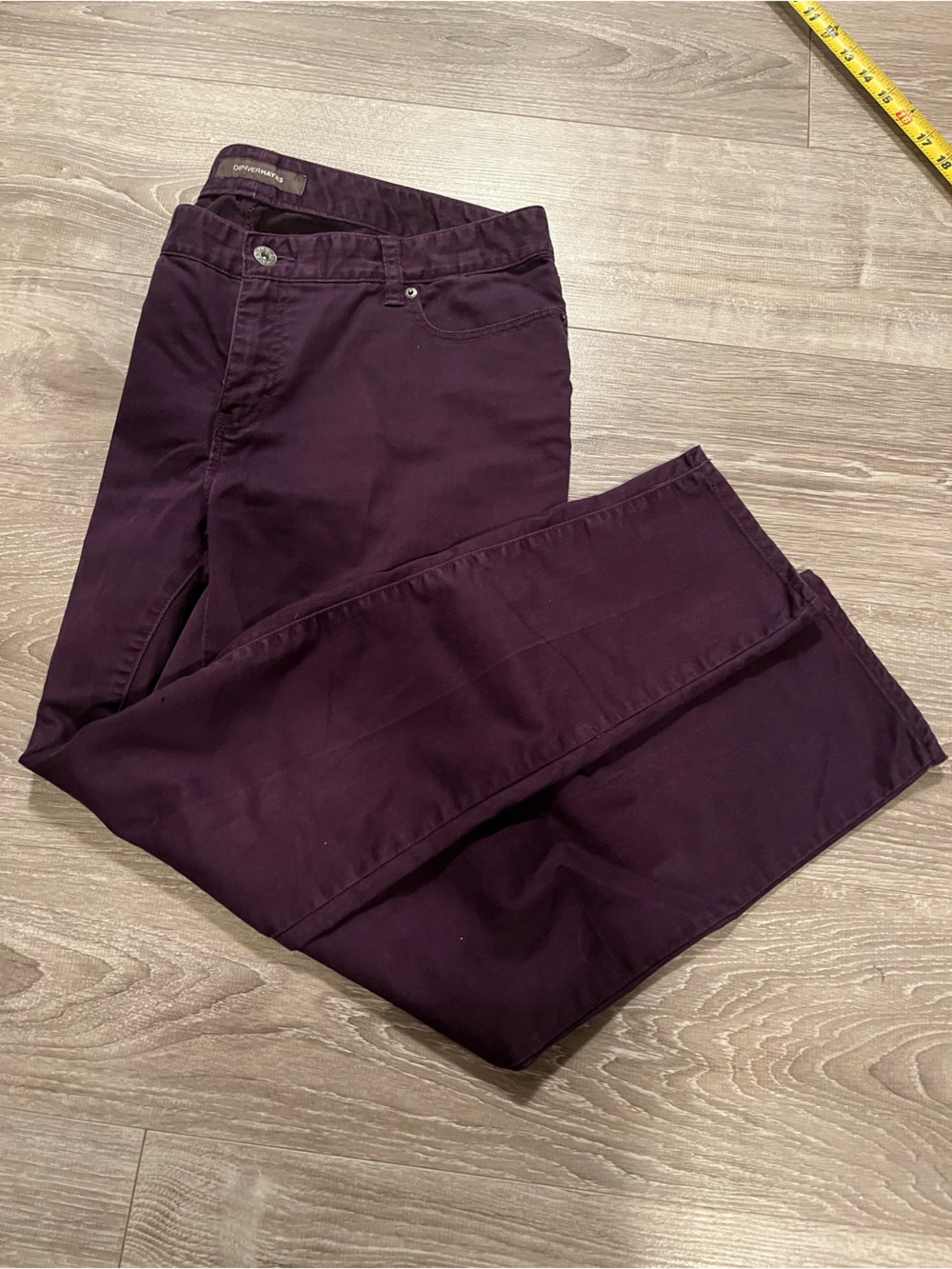 Denver Hanes 14x29 purple eggplant Skinny Jeans, 75% cotton pants. Size large.